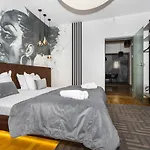 Art Of Living Luxury Suite One